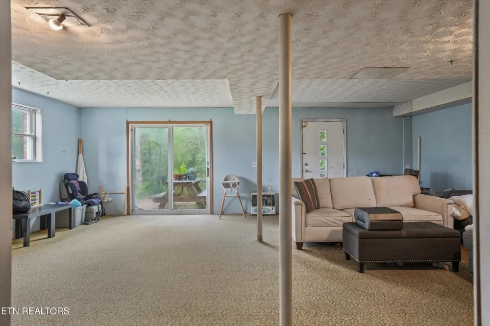1696 Clouds Rd New Tazewell, TN 37825