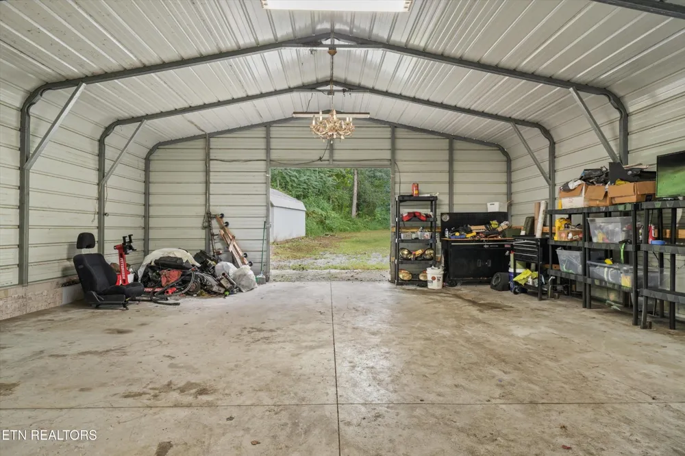 1696 Clouds Rd New Tazewell, TN 37825