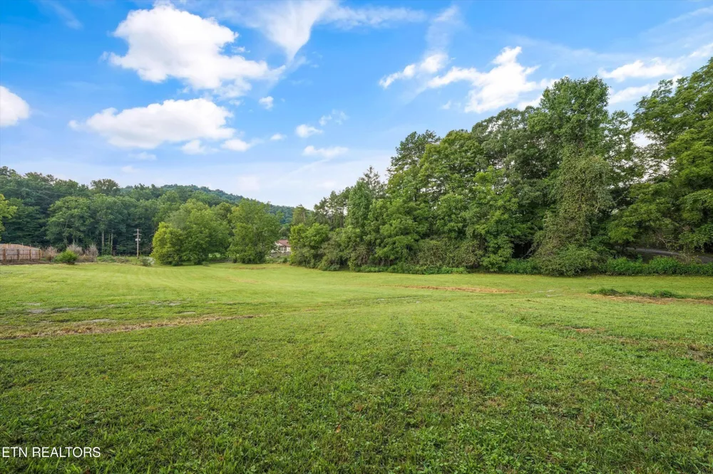 1696 Clouds Rd New Tazewell, TN 37825