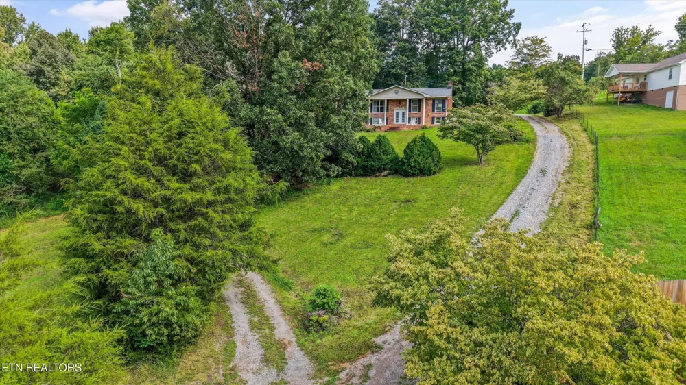 1696 Clouds Rd New Tazewell, TN 37825