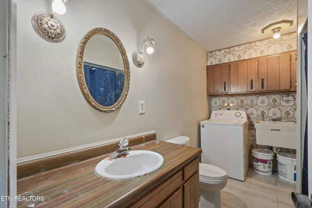 1696 Clouds Rd New Tazewell, TN 37825