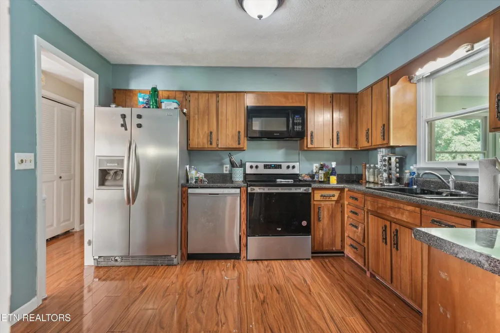 1696 Clouds Rd New Tazewell, TN 37825