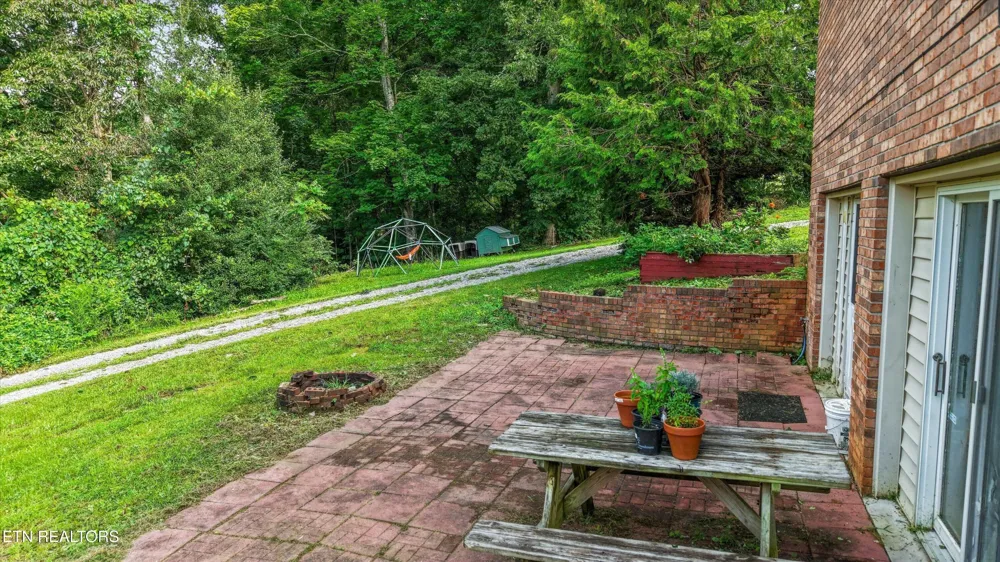 1696 Clouds Rd New Tazewell, TN 37825