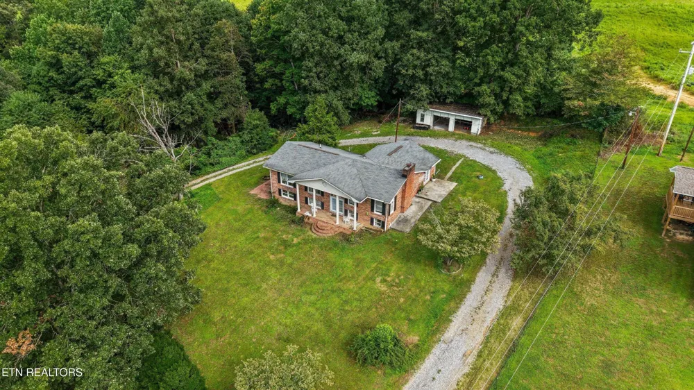 1696 Clouds Rd New Tazewell, TN 37825