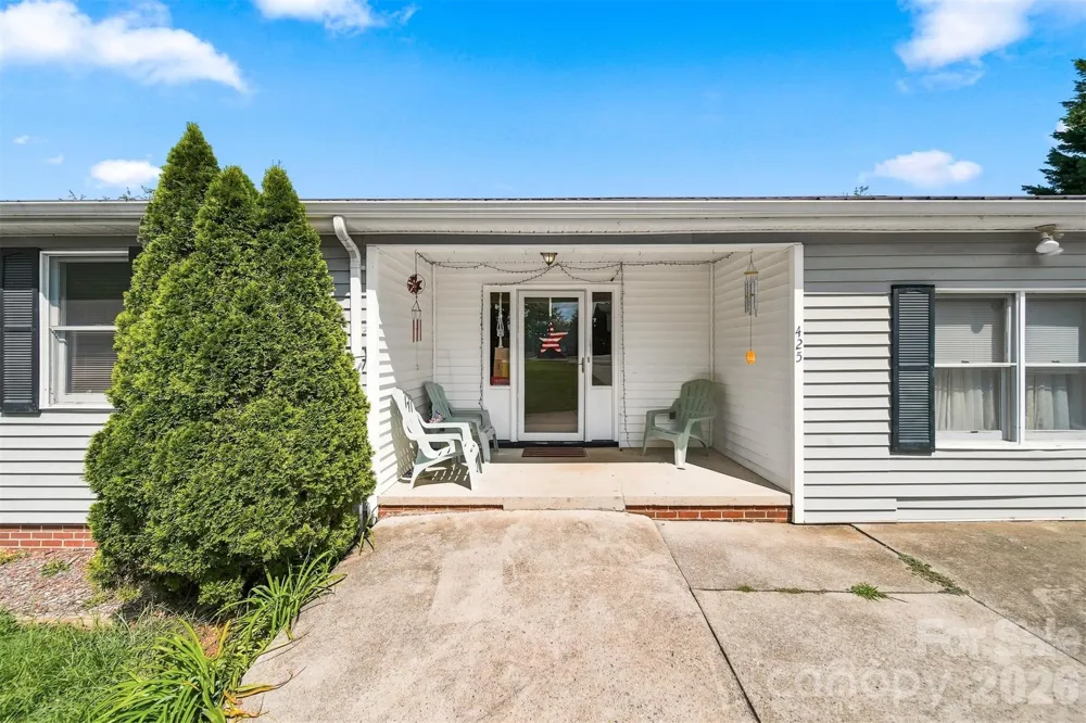 425 Heritage Farm Road Hickory, NC 28601