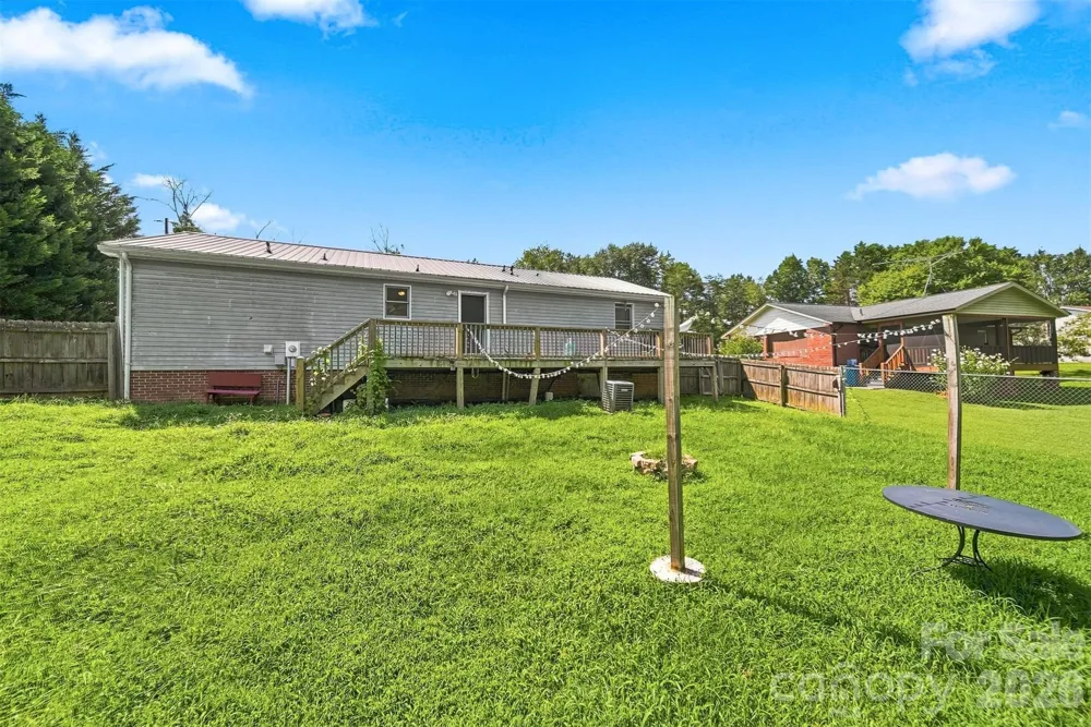 425 Heritage Farm Road Hickory, NC 28601