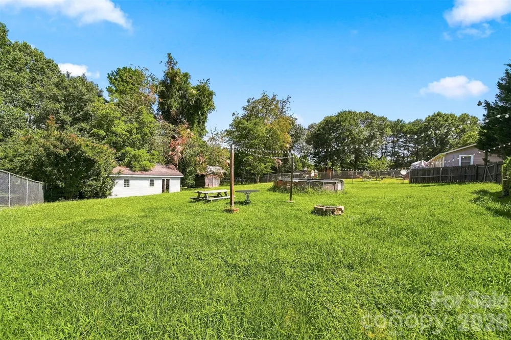 425 Heritage Farm Road Hickory, NC 28601