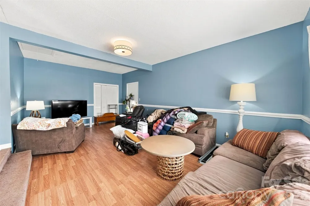 425 Heritage Farm Road Hickory, NC 28601