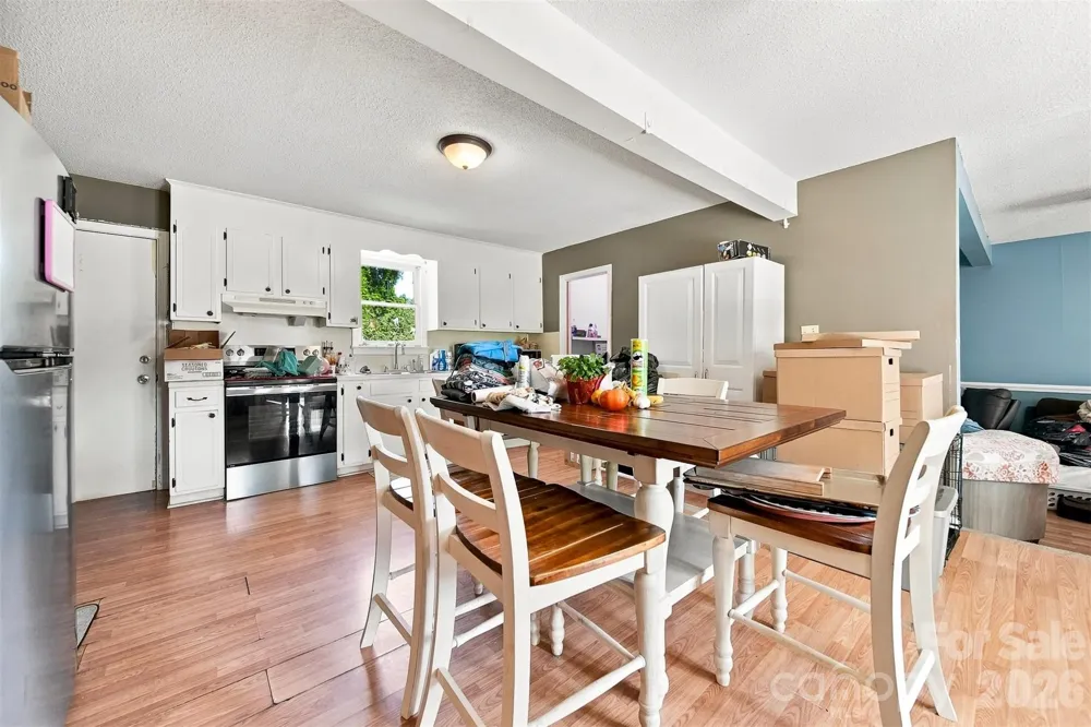 425 Heritage Farm Road Hickory, NC 28601