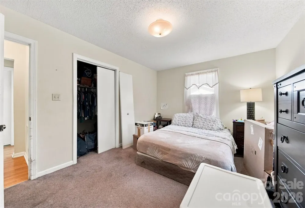 425 Heritage Farm Road Hickory, NC 28601