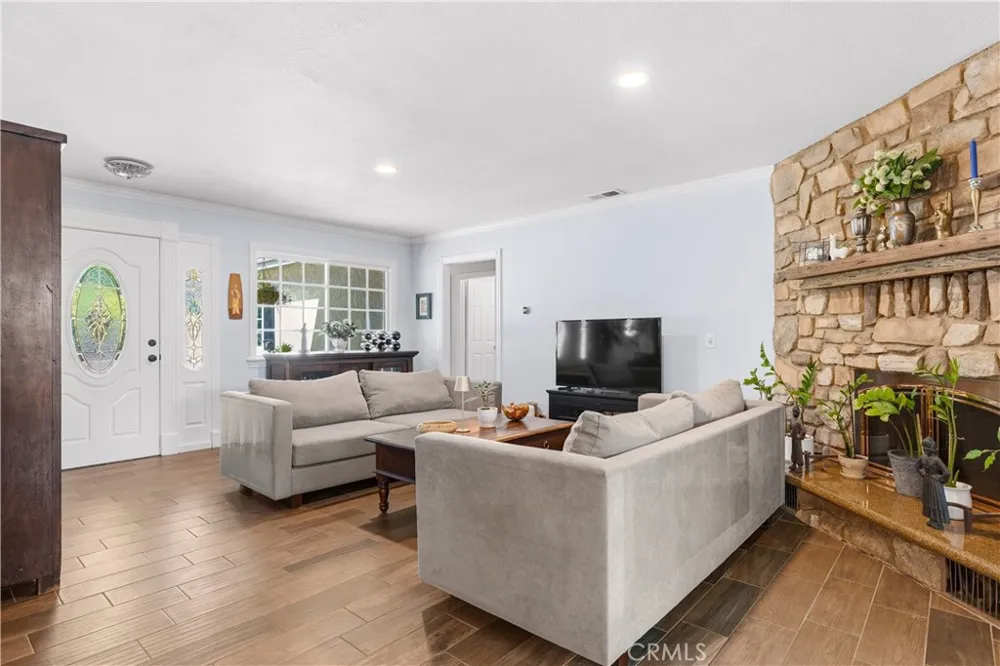 30995 Via Norte Temecula, CA 92591