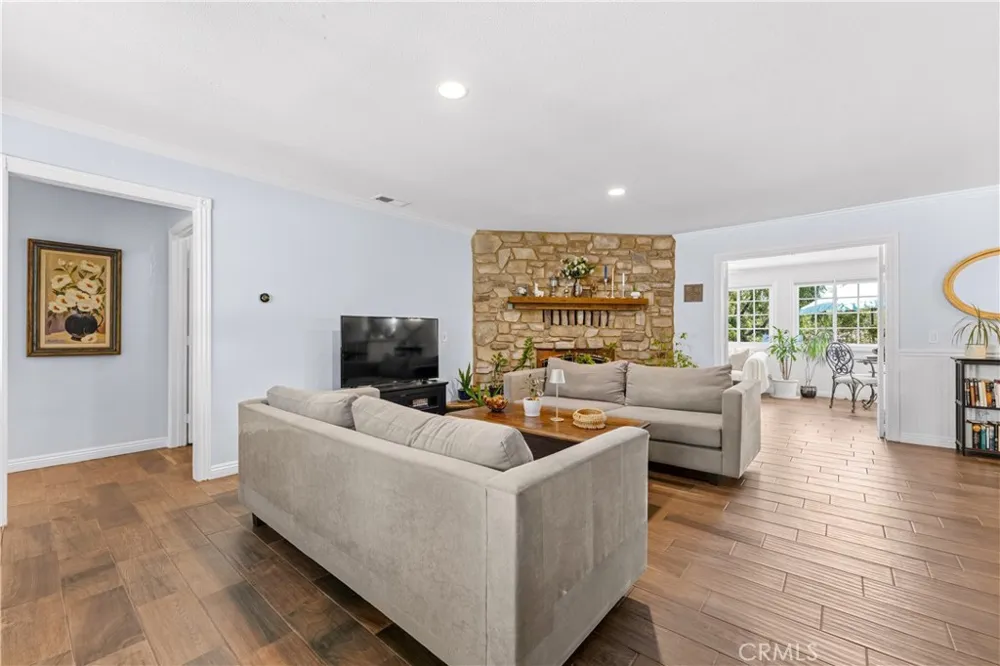 30995 Via Norte Temecula, CA 92591