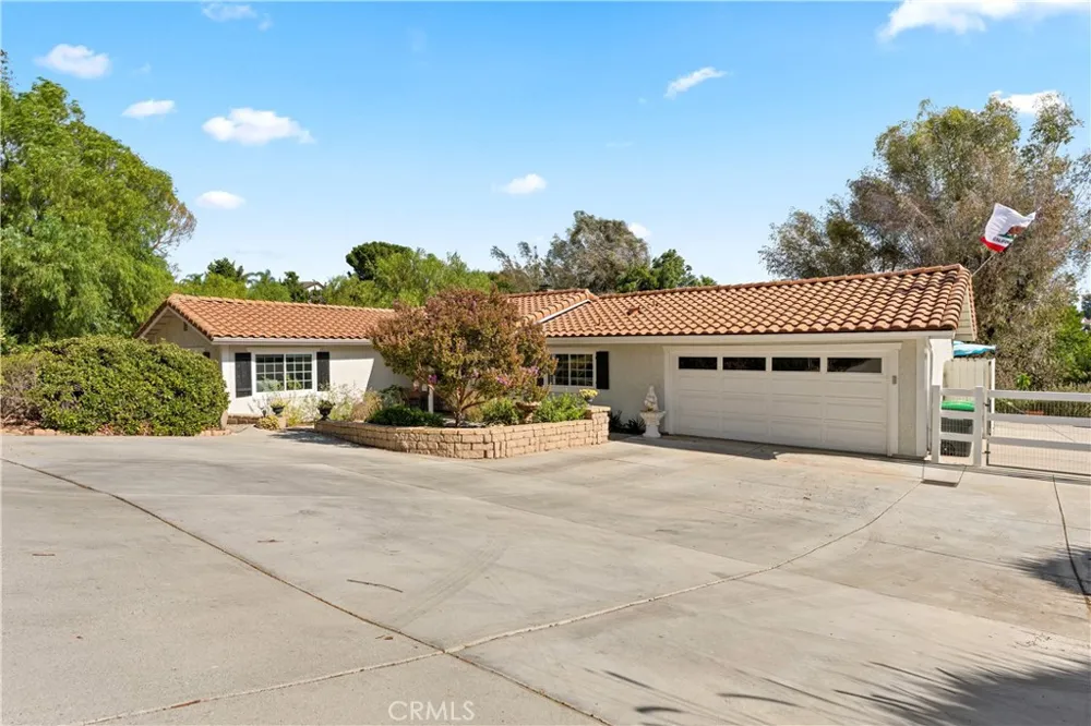 30995 Via Norte Temecula, CA 92591