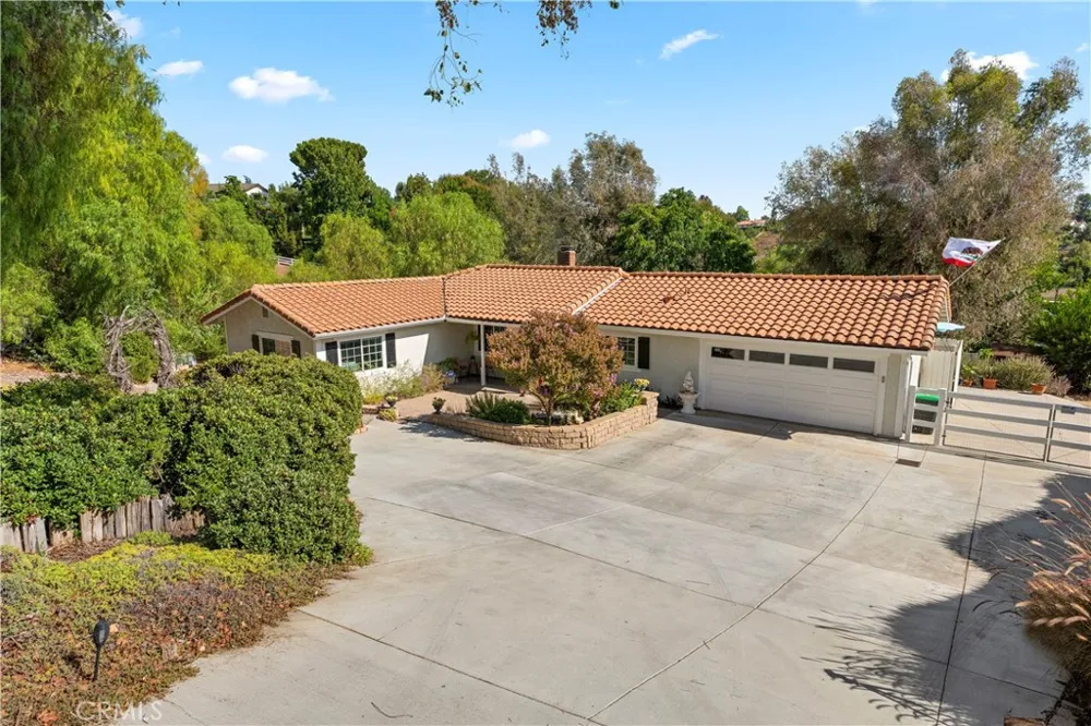 30995 Via Norte Temecula, CA 92591