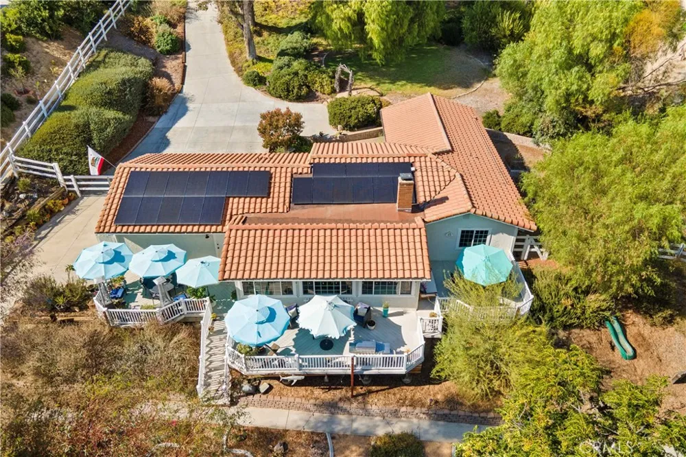 30995 Via Norte Temecula, CA 92591
