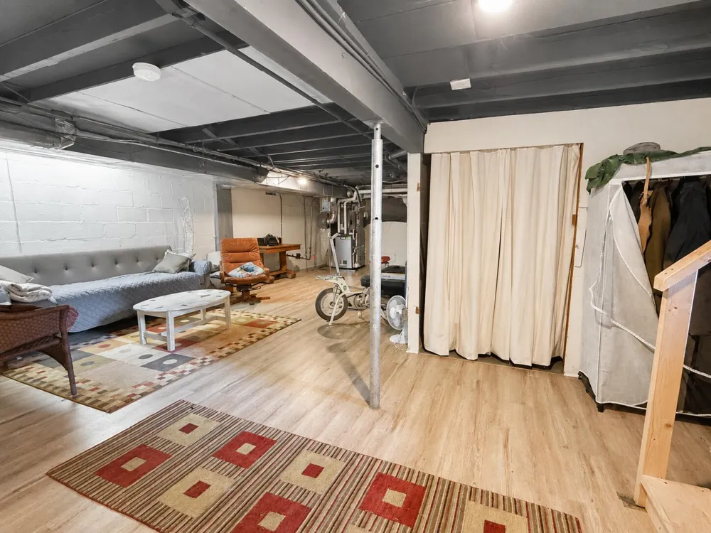 937 Farrell Avenue Kalamazoo, MI 49006