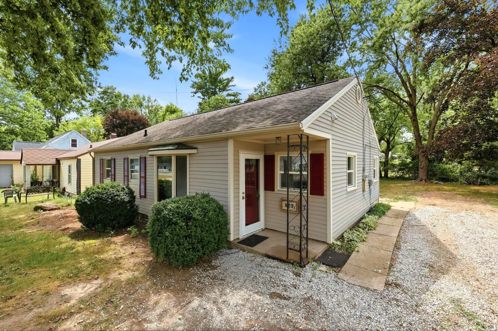 627 Clearview Street Kalamazoo, MI 49048