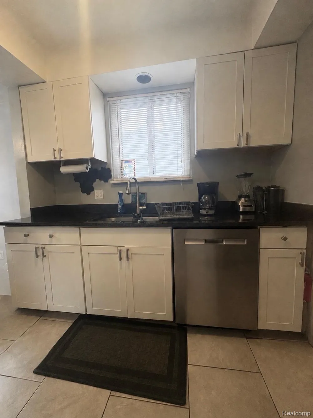 20220 Elkhart Street Harper Woods City, MI 48225