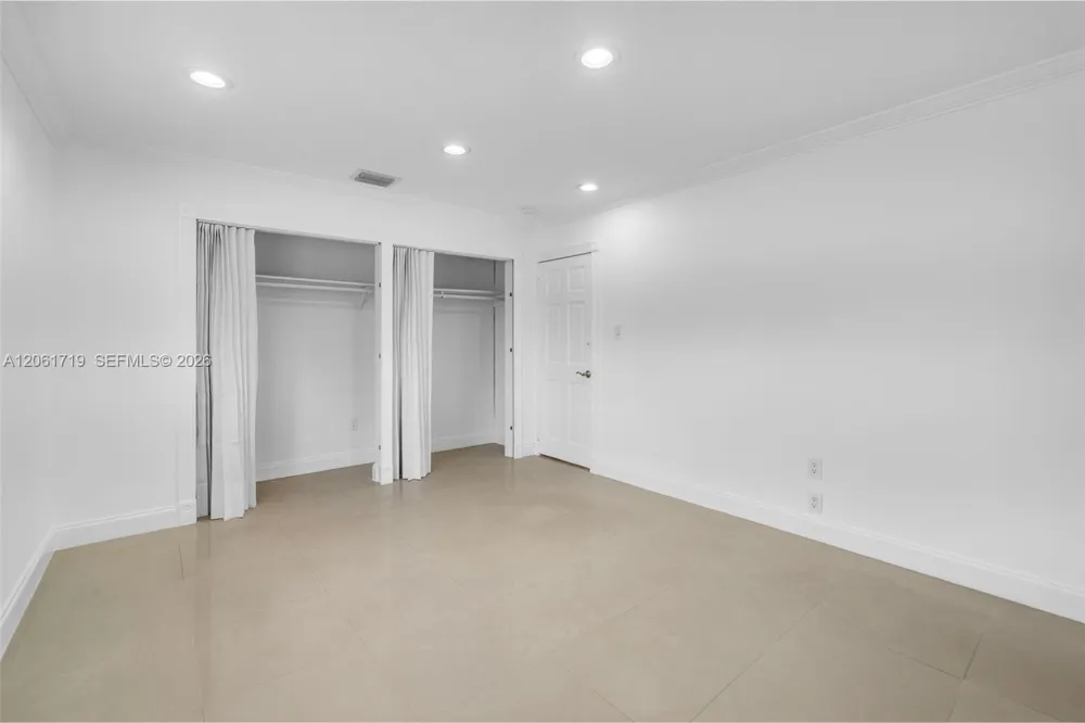 3685 W 9th Ave Hialeah, FL 33012
