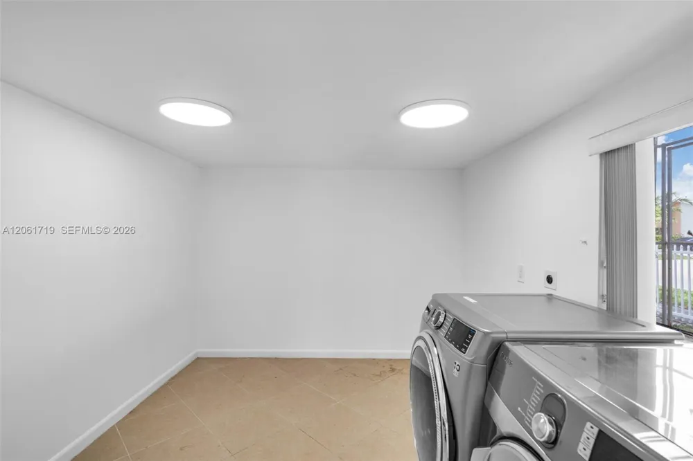 3685 W 9th Ave Hialeah, FL 33012