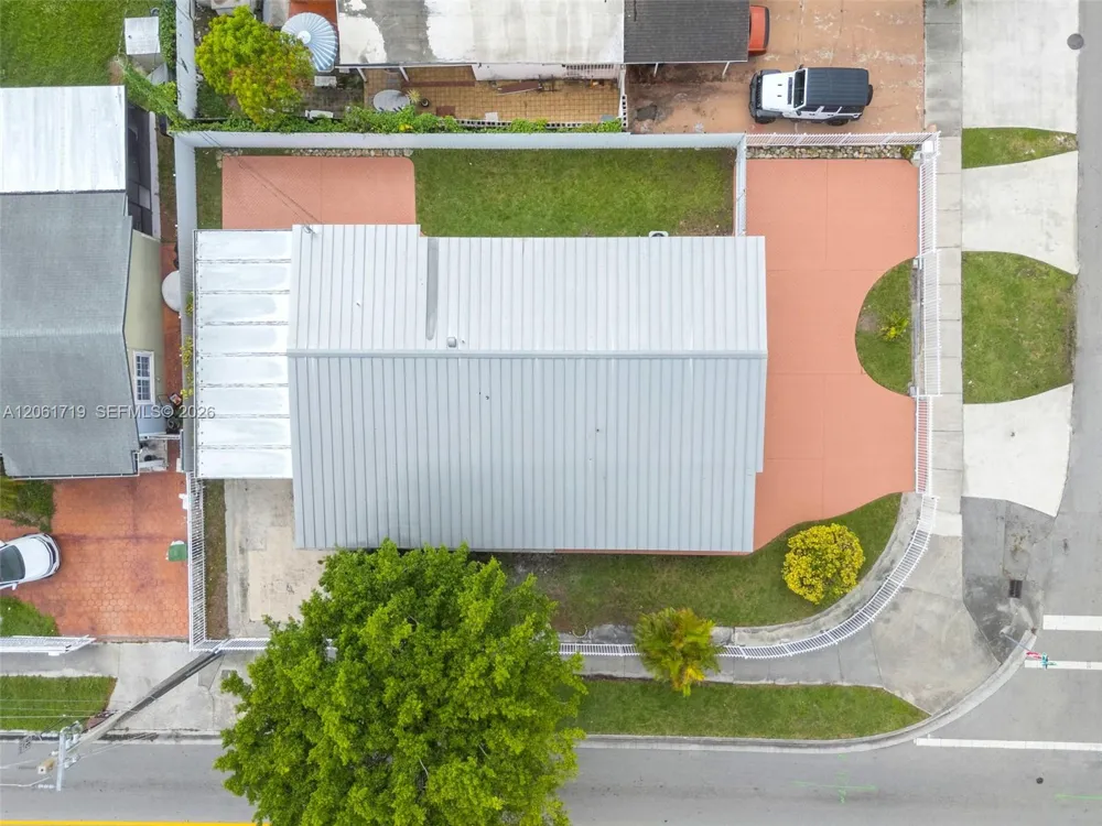 3685 W 9th Ave Hialeah, FL 33012
