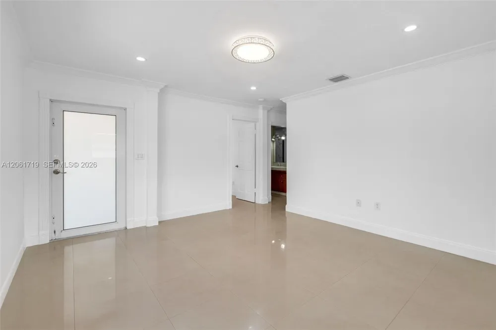3685 W 9th Ave Hialeah, FL 33012