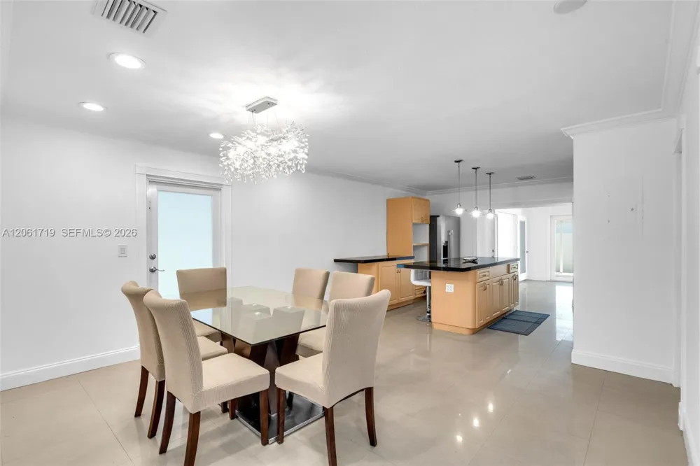 3685 W 9th Ave Hialeah, FL 33012