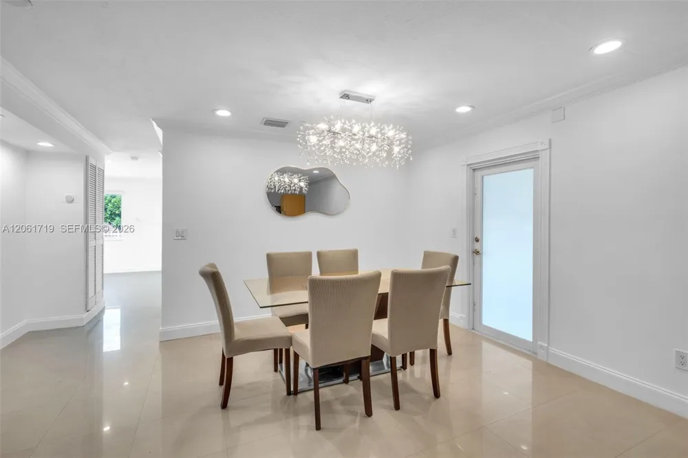 3685 W 9th Ave Hialeah, FL 33012