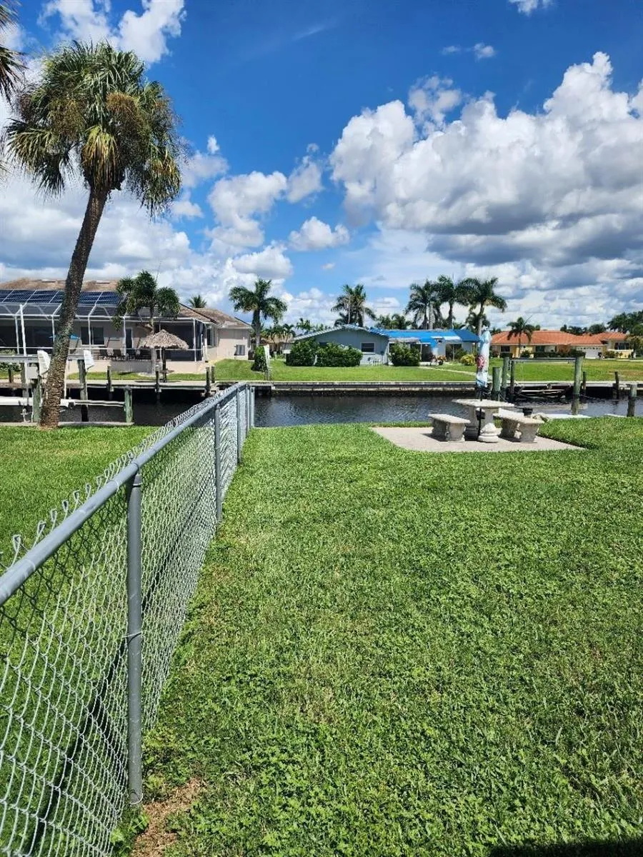 5325 COCOA COURT Cape Coral, FL 33904