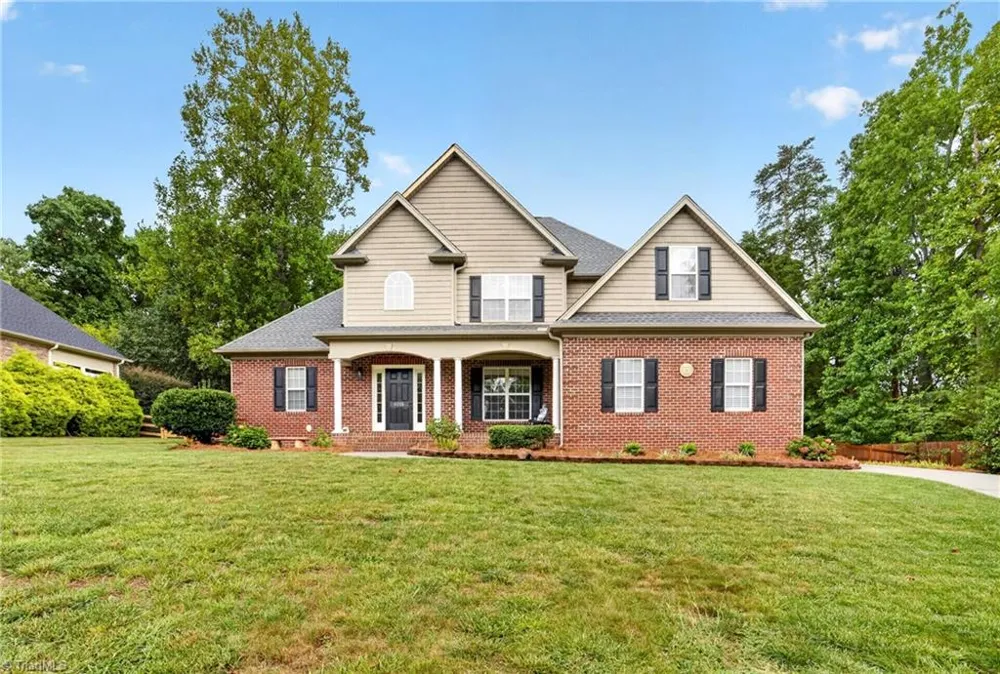 8915 Grove Park Drive Oak Ridge, NC 27310