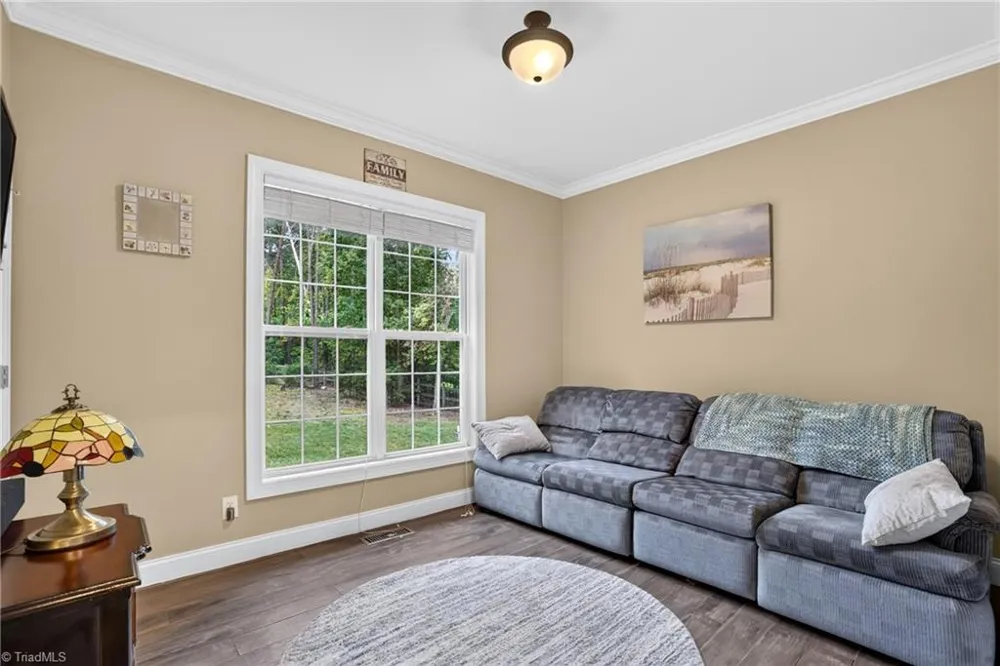 8915 Grove Park Drive Oak Ridge, NC 27310