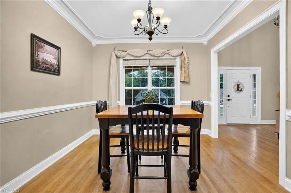 8915 Grove Park Drive Oak Ridge, NC 27310