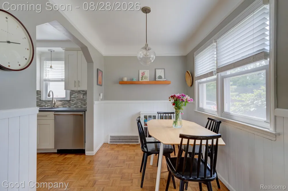 2946 Ellwood Avenue Berkley City, MI 48072