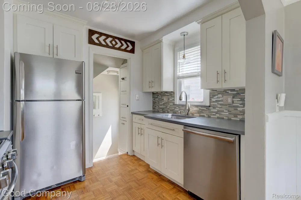 2946 Ellwood Avenue Berkley City, MI 48072