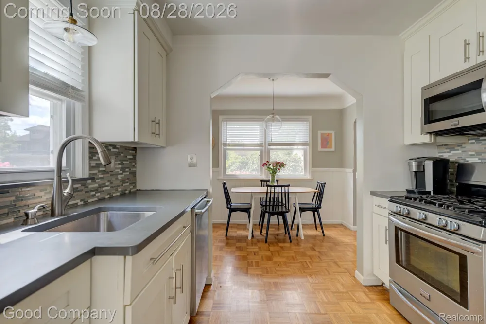 2946 Ellwood Avenue Berkley City, MI 48072