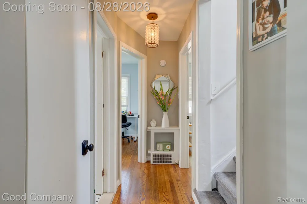 2946 Ellwood Avenue Berkley City, MI 48072