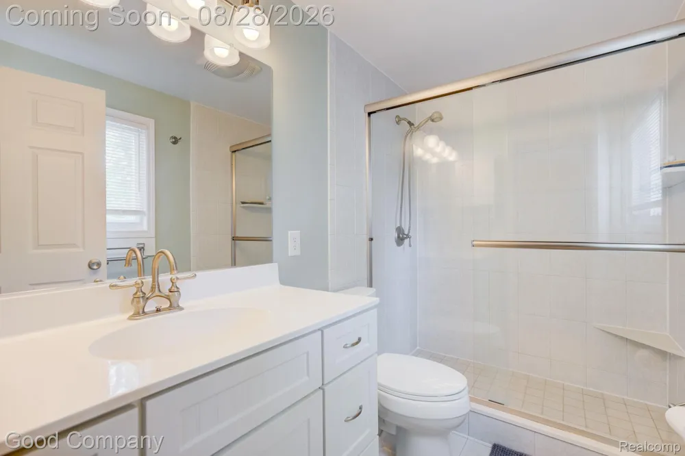 2946 Ellwood Avenue Berkley City, MI 48072