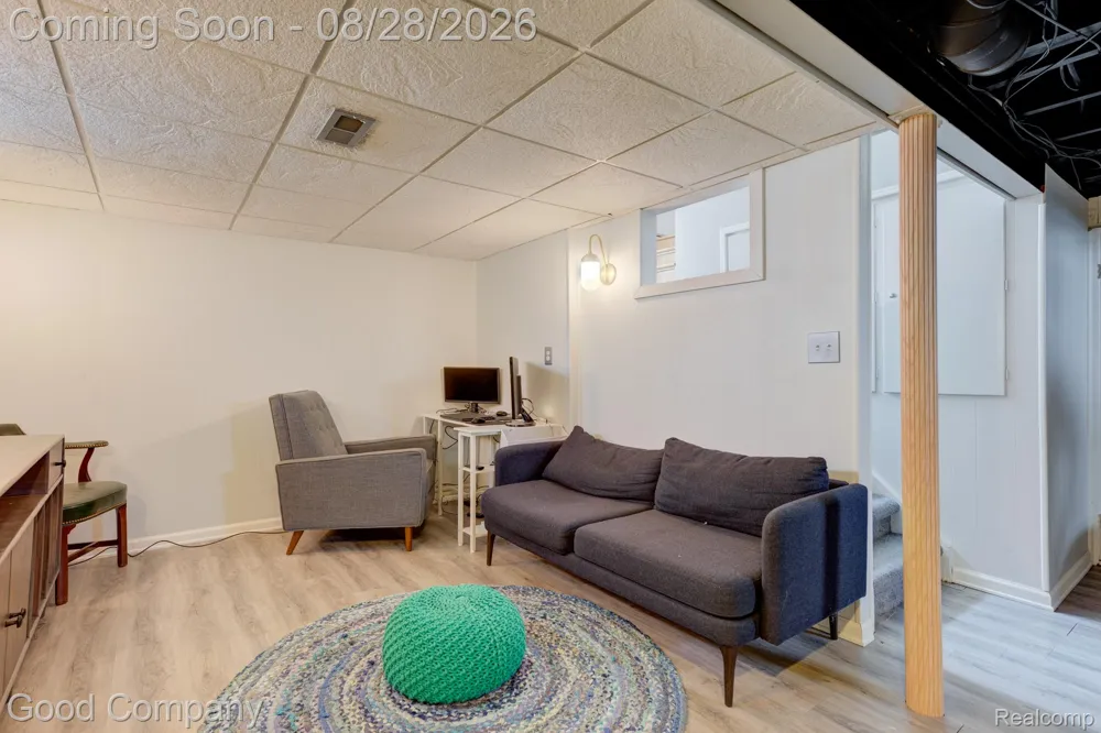 2946 Ellwood Avenue Berkley City, MI 48072