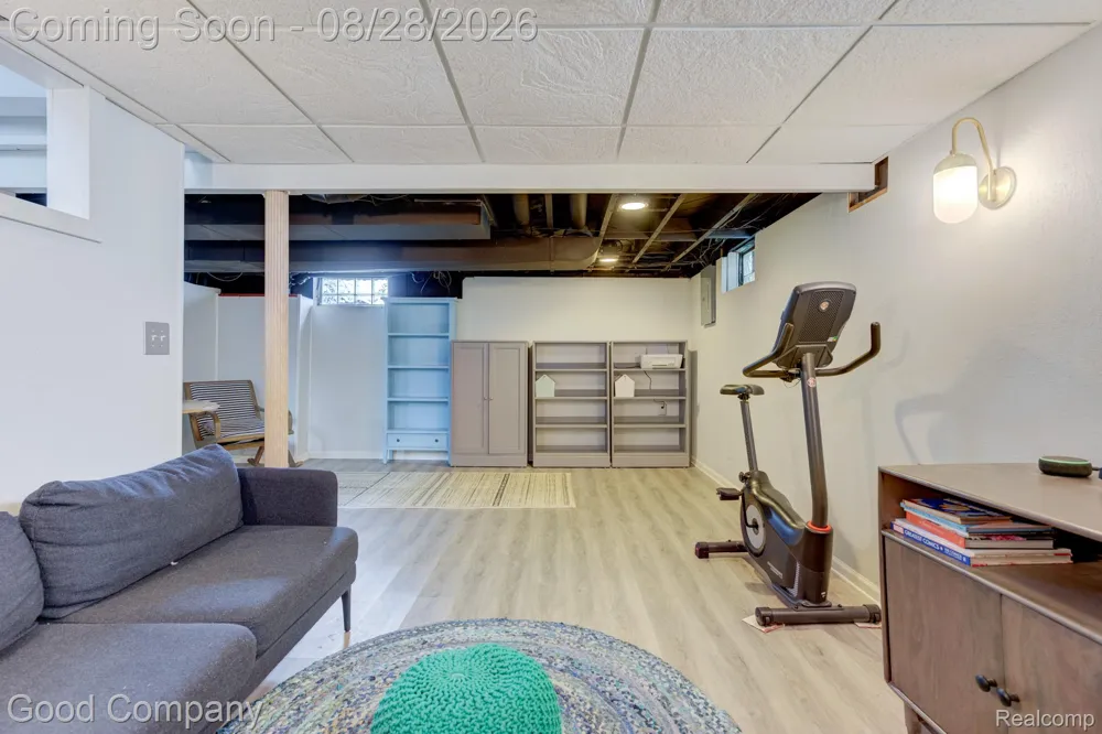 2946 Ellwood Avenue Berkley City, MI 48072