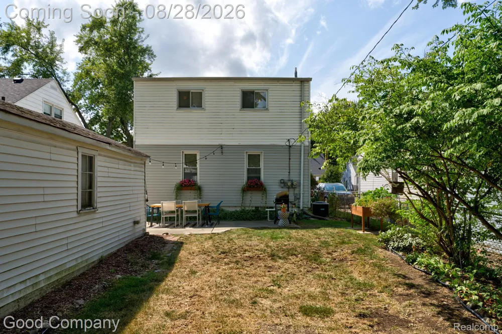2946 Ellwood Avenue Berkley City, MI 48072