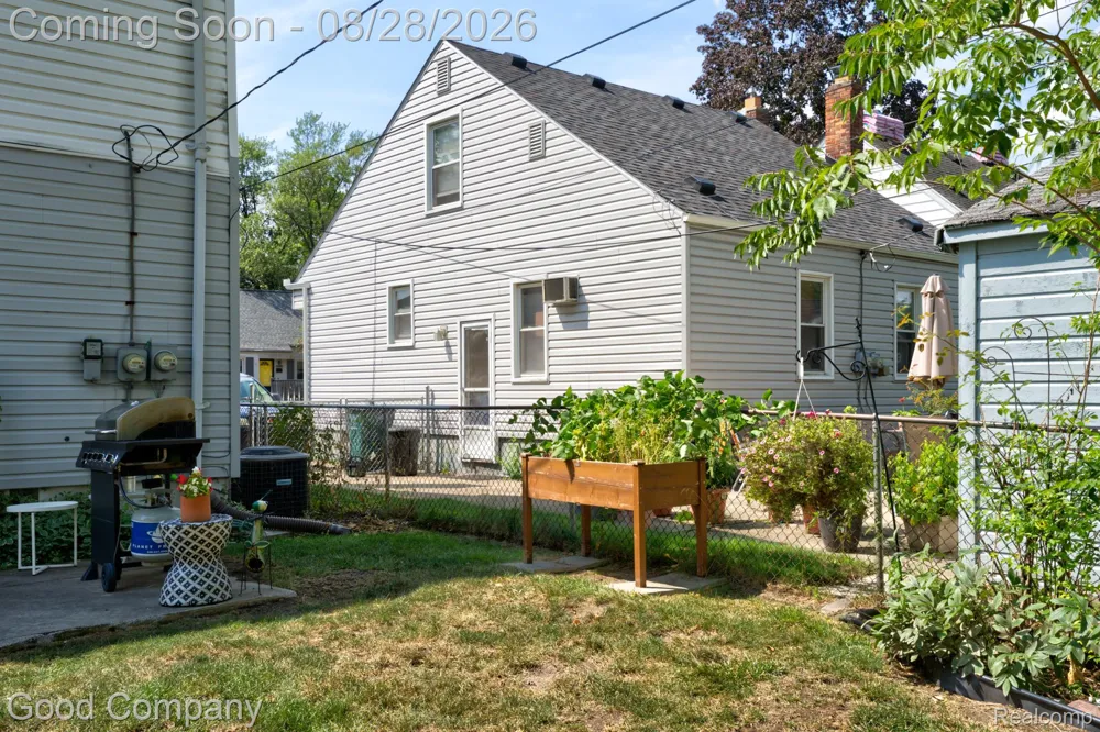 2946 Ellwood Avenue Berkley City, MI 48072