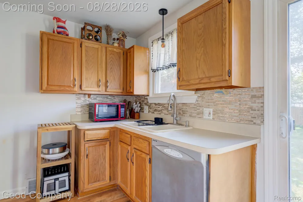 1698 Annabelle Street Ferndale City, MI 48220