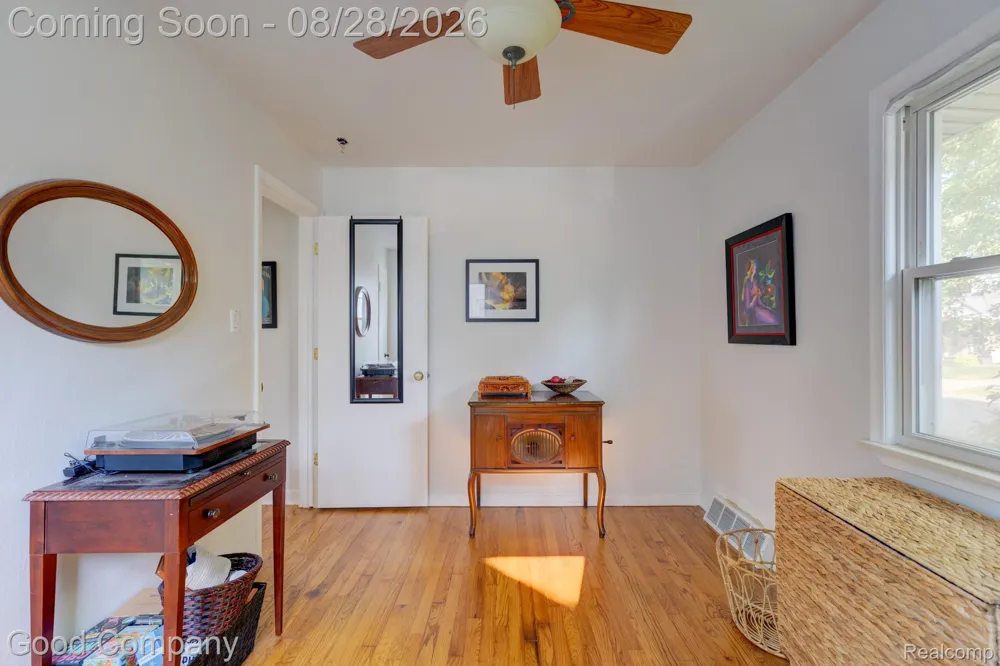 1698 Annabelle Street Ferndale City, MI 48220