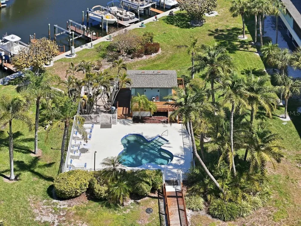 9604 CORTEZ ROAD W #414 Bradenton, FL 34210