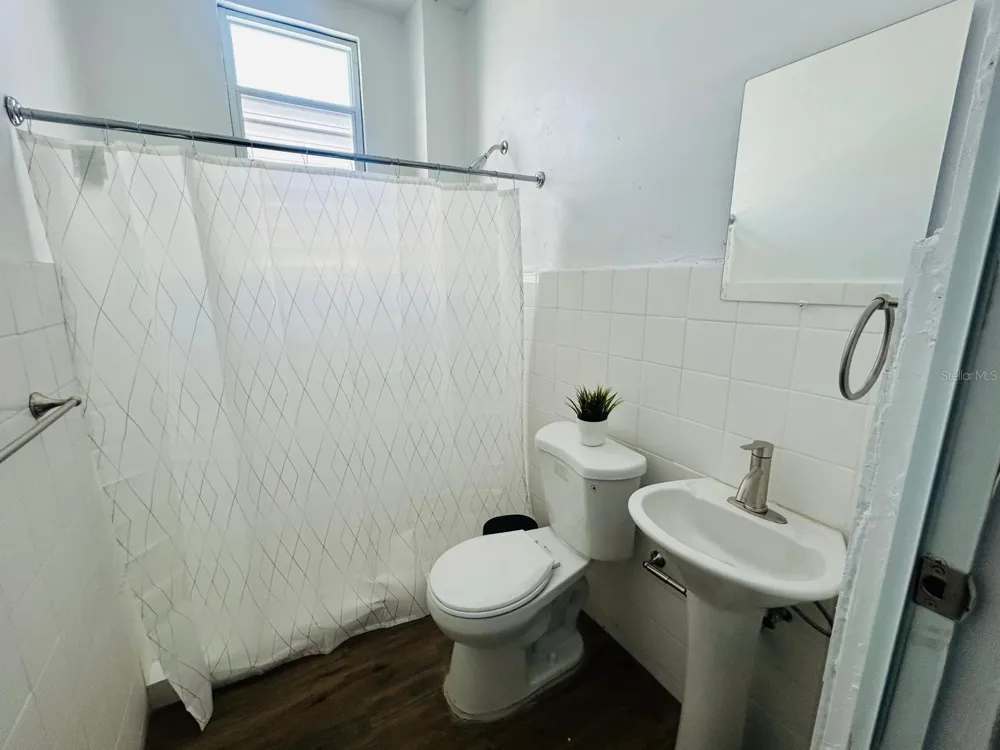 2844 AVE. ROOSEVELT #206 Ponce, PR 00716