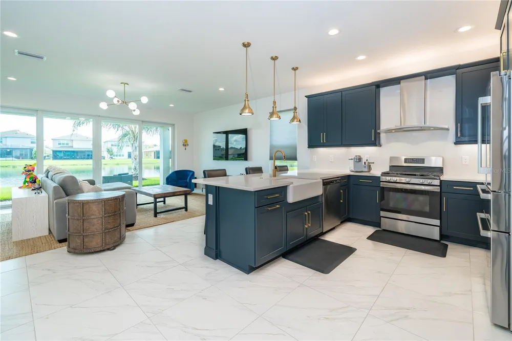 3290 GREAT BANYAN WAY Wesley Chapel, FL 33543