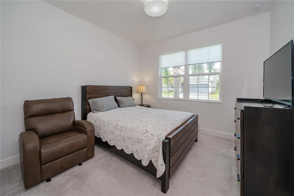 3290 GREAT BANYAN WAY Wesley Chapel, FL 33543