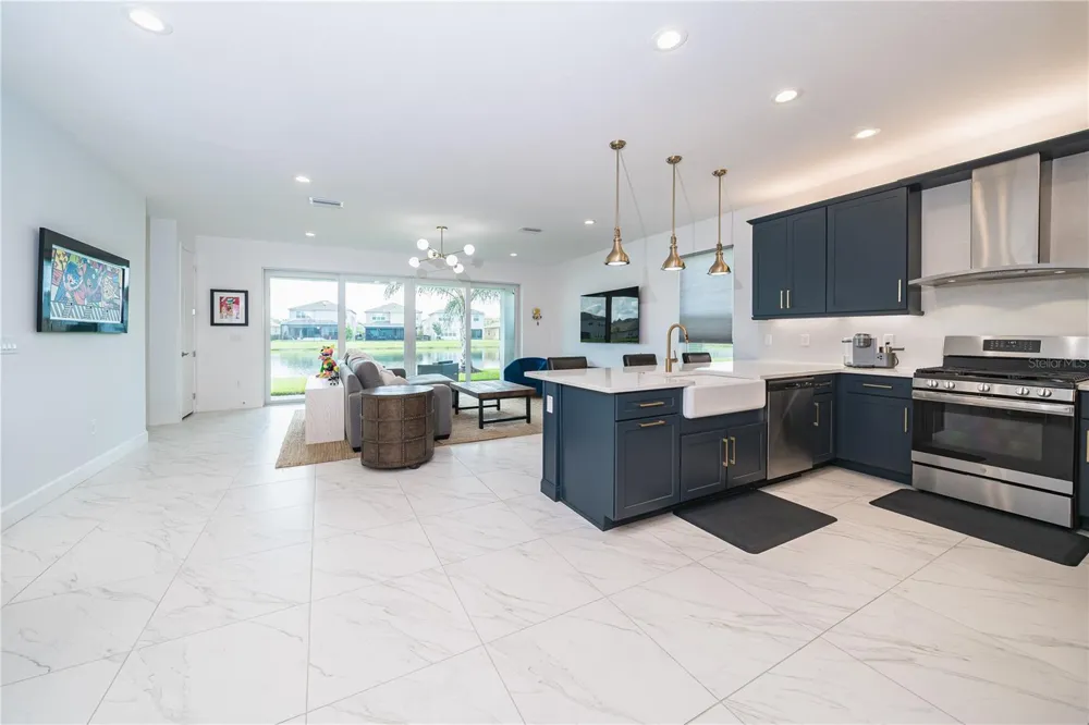 3290 GREAT BANYAN WAY Wesley Chapel, FL 33543