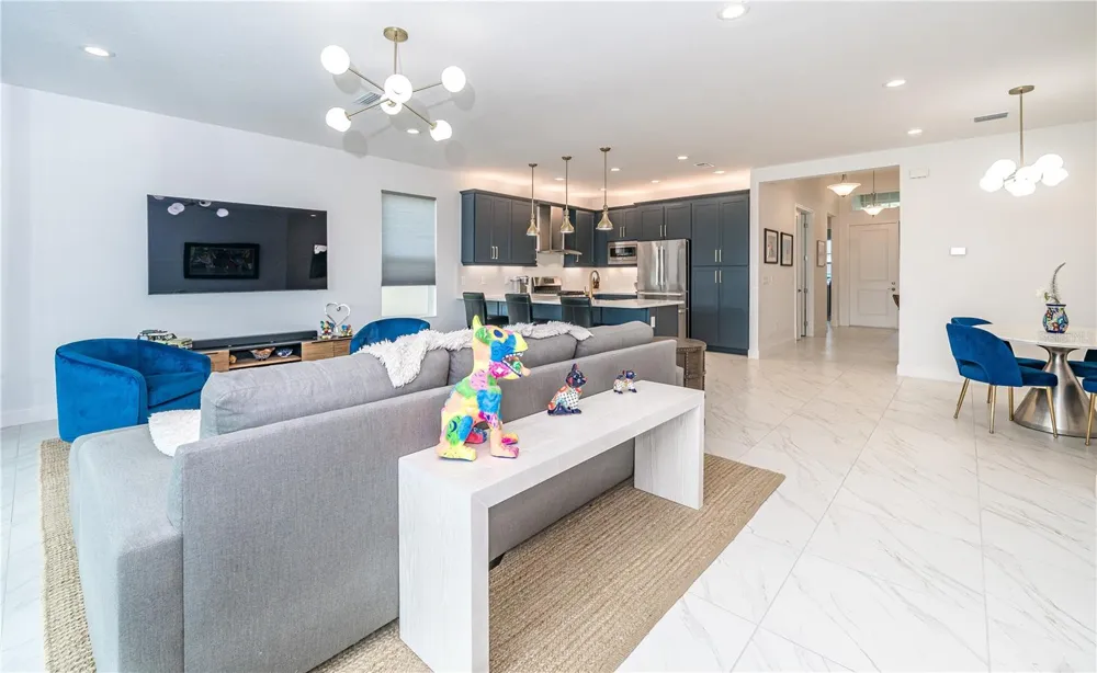 3290 GREAT BANYAN WAY Wesley Chapel, FL 33543