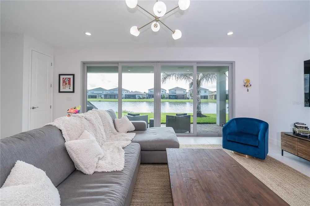 3290 GREAT BANYAN WAY Wesley Chapel, FL 33543